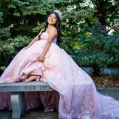 Capturing the perfect quinceañera moment